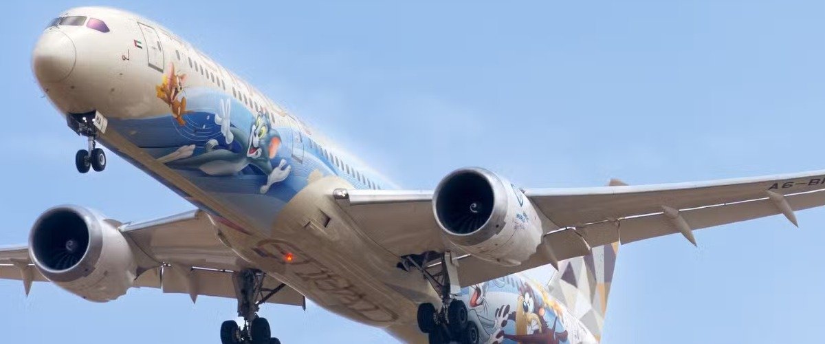 The Engineers' Debate: Why The Boeing 787-10 & Airbus A350-900 Have 5 Key Landing Gear Differences
