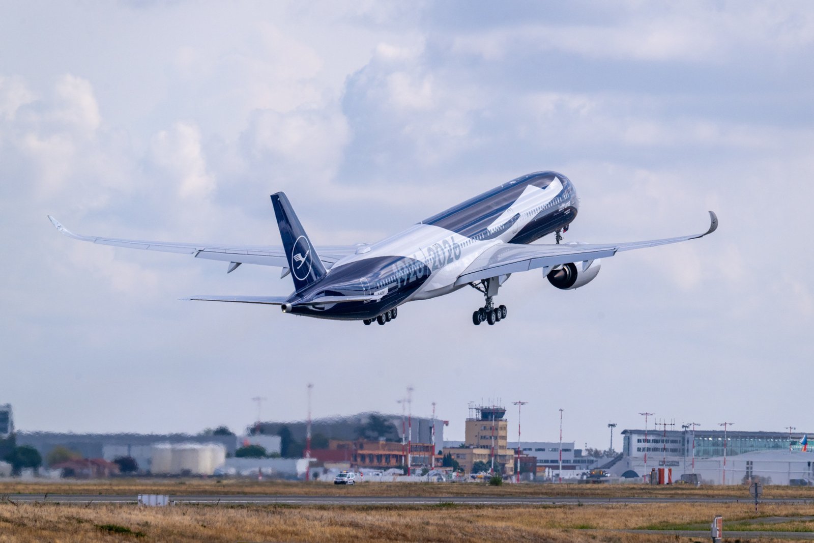 New Lufthansa Airbus A350-1000 to fly first to Tokyo